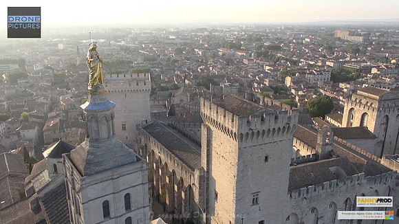Avignon par Drone Pictures - Notre dame des Doms