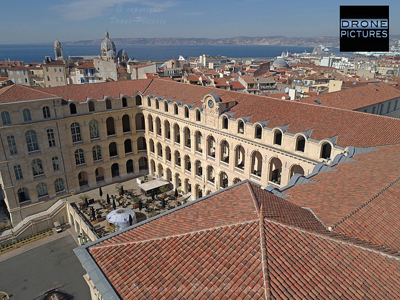 Photo aerienne Hotel-Dieu à Marseille vue par drone