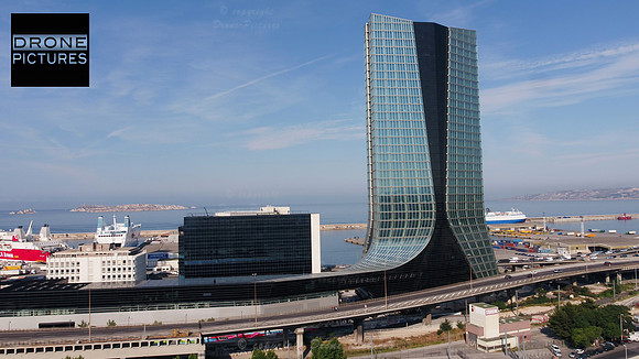 Photo aérienne Tour CMA-CGM Jour Mer © Drone-Pictures
