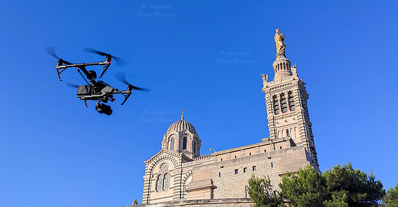 Drone Inspire 2 X7 en vol à Notre-Dame de la Garde, Marseille © DRONE-PICTURES