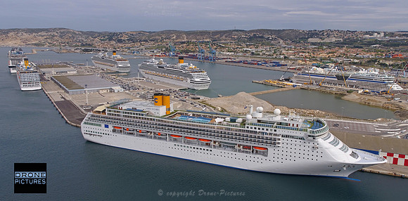 Photo aérienne de 4 bateaux Costa Croisières à quai au Port de Marseille - vue par drone © Drone-Pictures -0227.JPG
