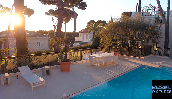 Piscine Villa, vue sol  © Drone-Pictures