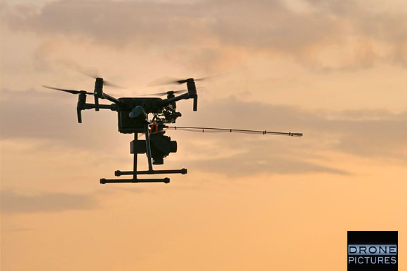 M200 en vol + BH12 et Têtes de prélèvement gaz et particules délocalisées -Drone-Pictures
