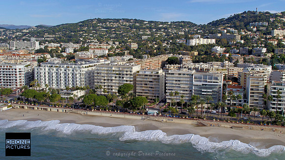 Vue aérienne de la croisette à Cannes © Drone-Pictures