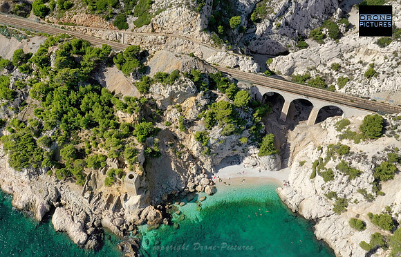 Vue aérienne Calanque de l'Everine © Tous droits réservés Drone-Pictures
