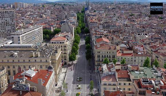Photo aérienne du Vieux-Port et la Canebière le 1er Mai-2020 à Marseille