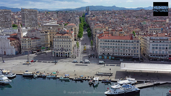 Photo aérienne du Vieux-Port le 1er Mai-2020 à Marseille