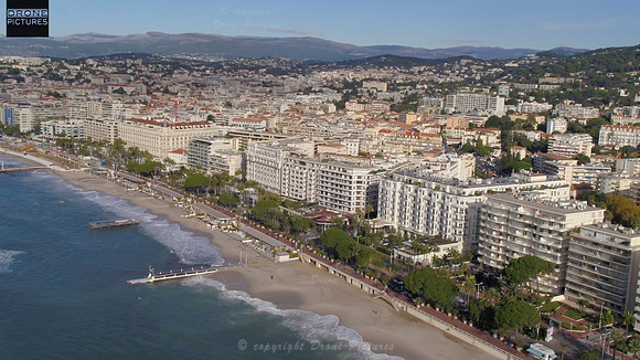 Vue aérienne de la Croissette à Cannes, prise de vue par drone © Drone-Pictures Marseille