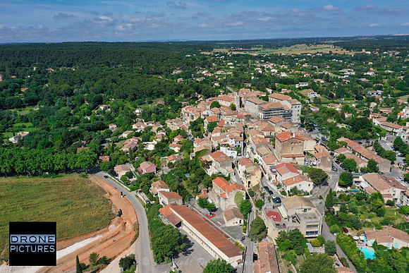 Photo aérienne par drone du village de Cabriès, Bouches-du-Rhône © Drone-Pictures - DJI_0720