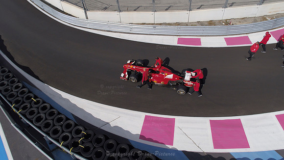 Ferrari Formula 1 sur la piste du Photo officielle Ferrari au Circuit Paul Ricard du Castellet en septembre 2020 © Drone-Pictures