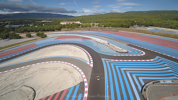 Une Ferrari sur le Circuit du Castellet vu par Drone-Pictures pour Ferrari - Septembre 2020