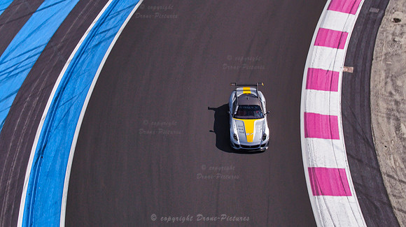Topshot par drone d'une Ferrari 67 Jaune sur le Circuit Paul Ricard du Castellet vu par Drone-Pictures pour Ferrari en Septembre 2020