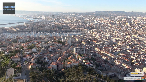 Marseille par Drone Pictures - Vieux Port depuis Notre-dame-de-la-Garde
